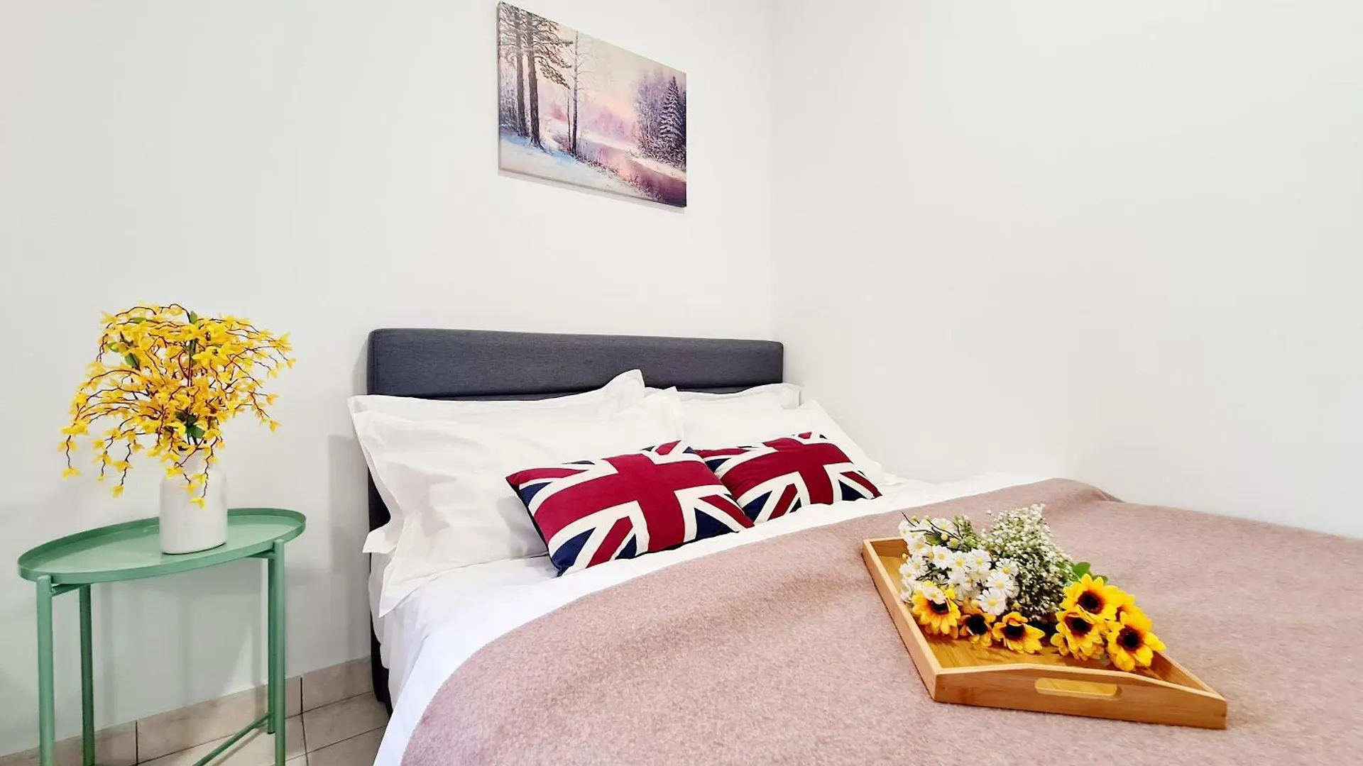 Apartment Affordable 9 Guest Tropicana Thomson Hospital Kota Damansara Segi Giza Mall Tropicana Mall Ikea The Curve One Utama Petaling Jaya Malaysia