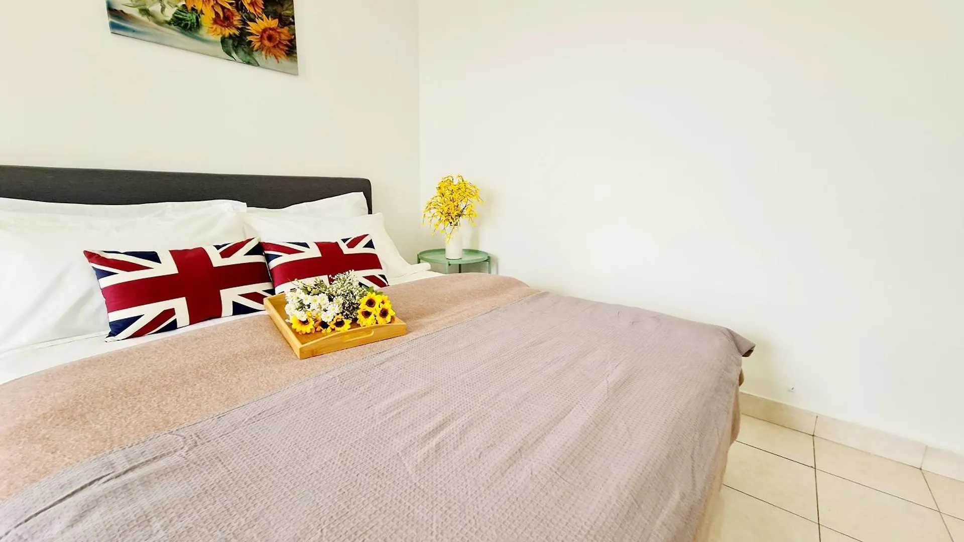 Affordable 9 Guest Tropicana Thomson Hospital Kota Damansara Segi Giza Mall Tropicana Mall Ikea The Curve One Utama Petaling Jaya